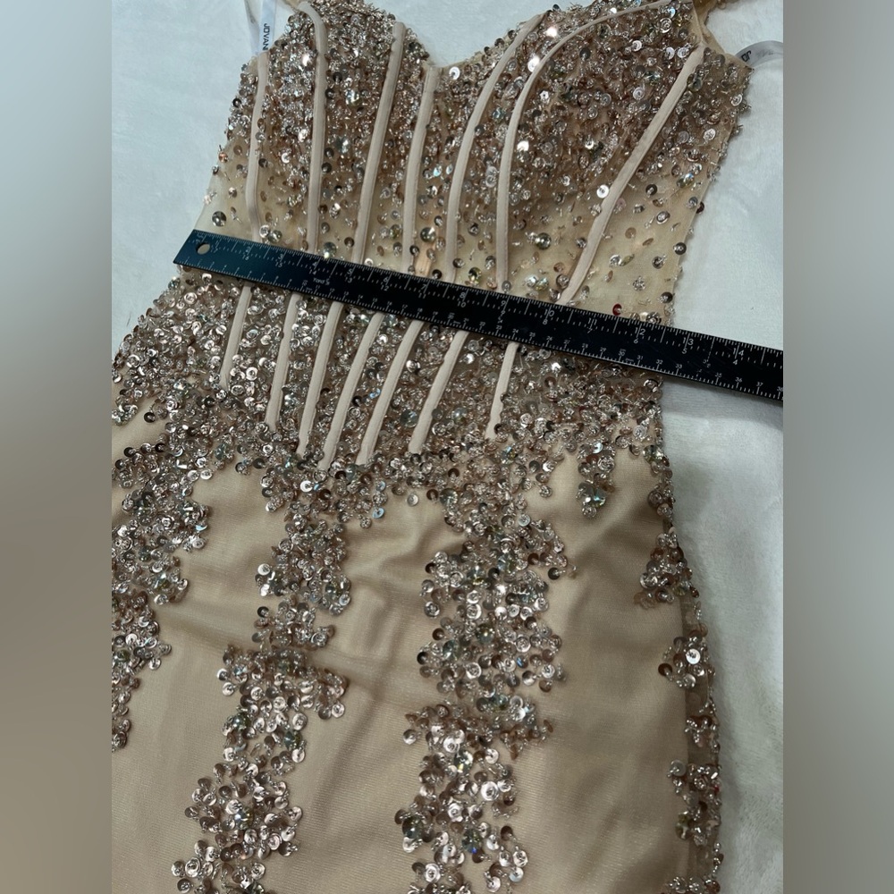Dress - Picture 3 of 11